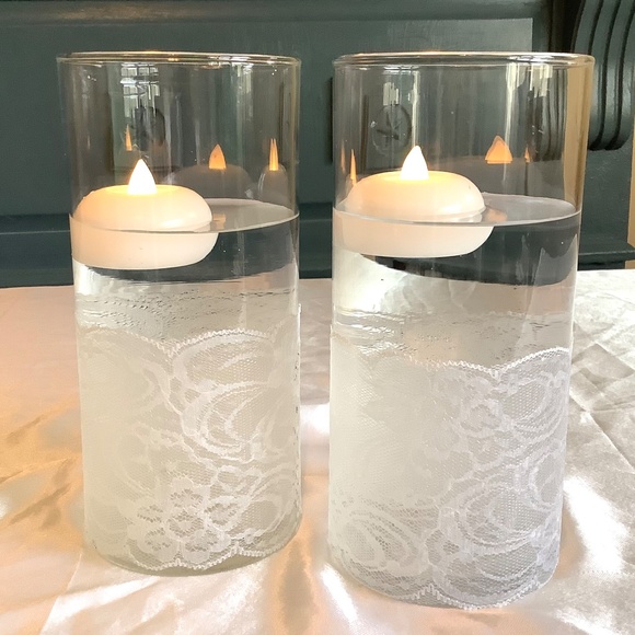 Set of 2 cylinder glass floating candle holders embellished white floral lace - Picture 7 of 7